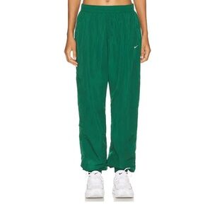 Nike Sportswear Essential Jogger Gorge Green & Sail Swoosh Windbreaker Track M